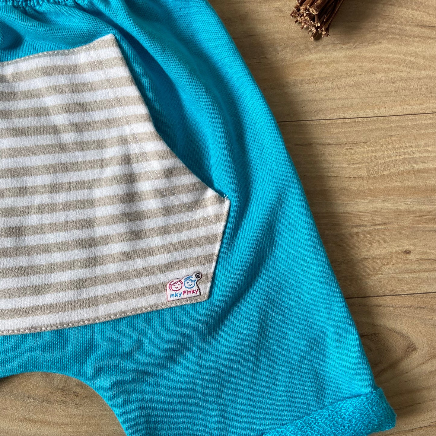 Unisex Infants Pouch & Play Trendy Shorts