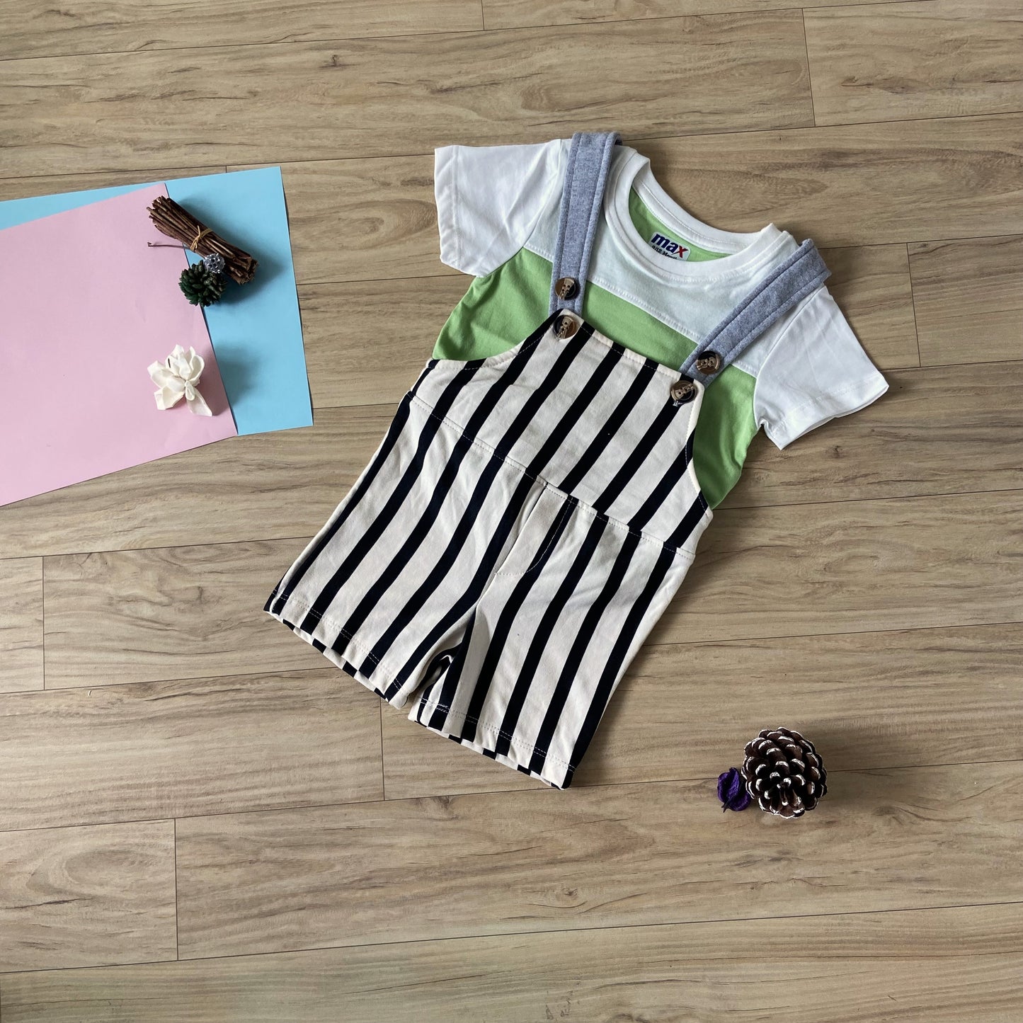 Unisex Infants Dungarees with T-shirt Set