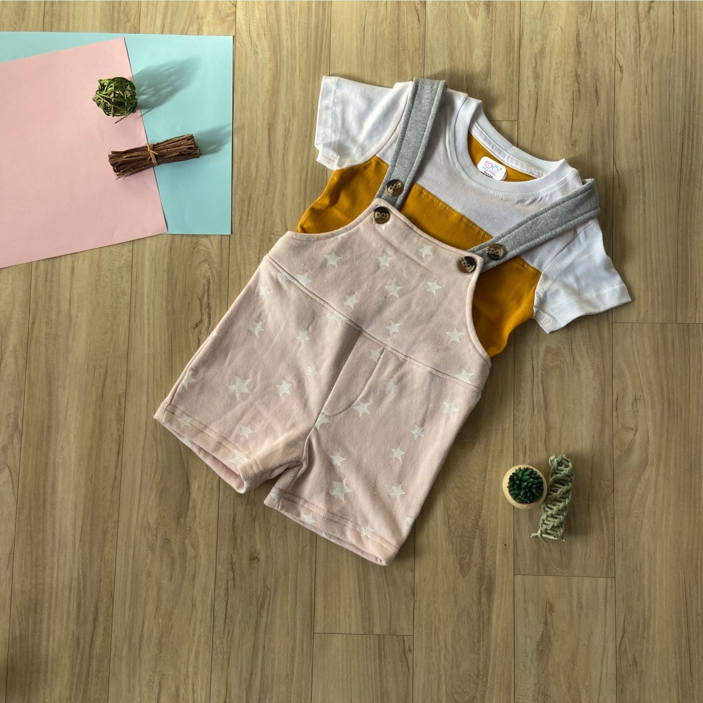 Unisex Infants Dungarees with T-shirt Set