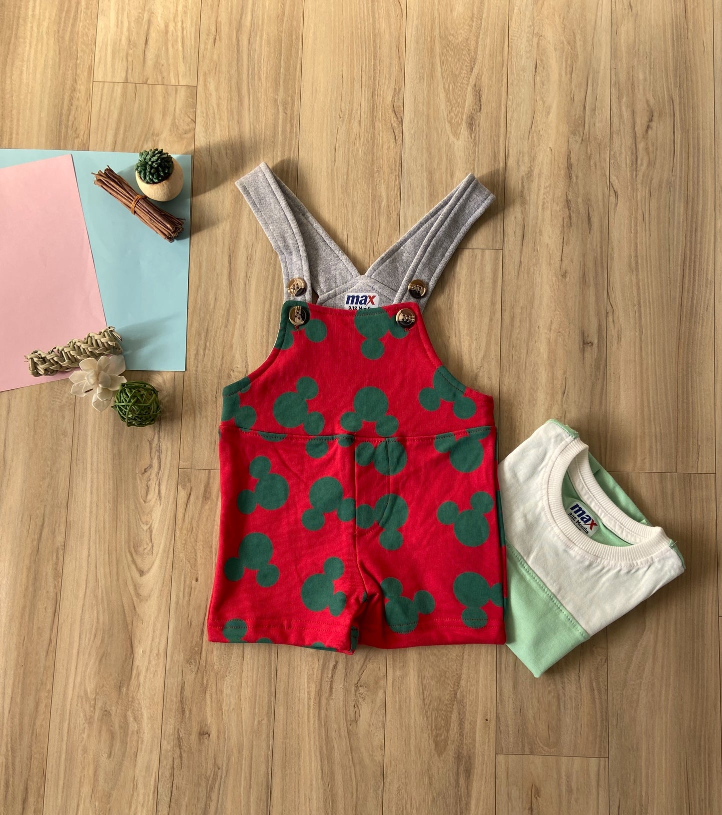 Unisex Infants Dungarees with T-shirt Set