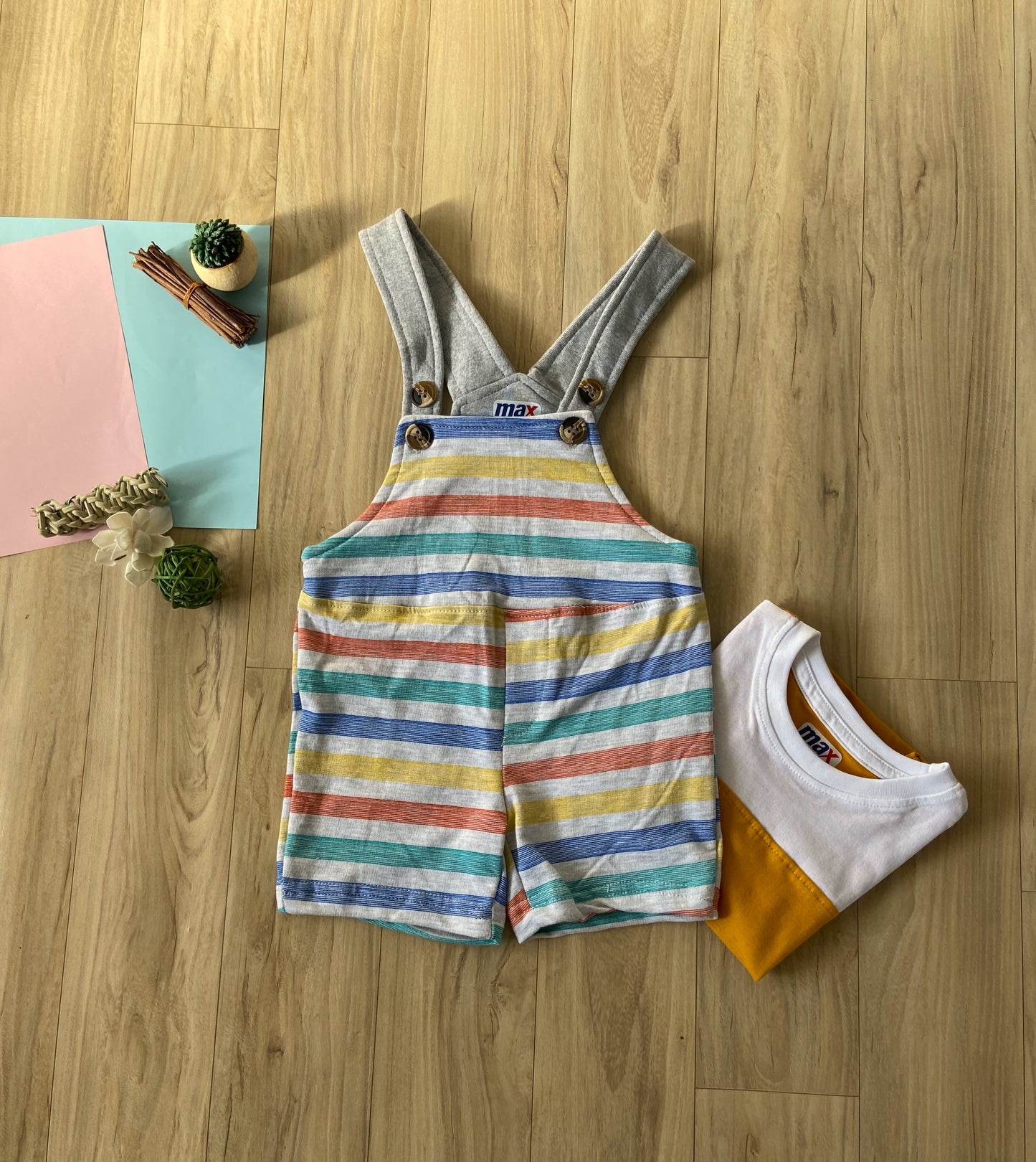 Unisex Infants Dungarees with T-shirt Set
