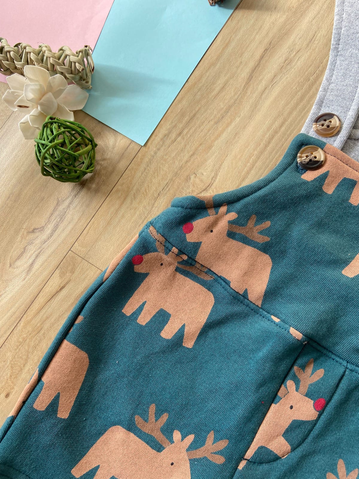 Unisex Infants Dungarees with T-shirt Set