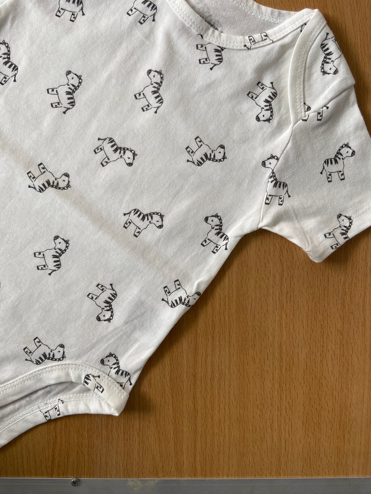 Organic Cotton Unisex Infant Romper with Cute Prints – Half Sleeve IP14