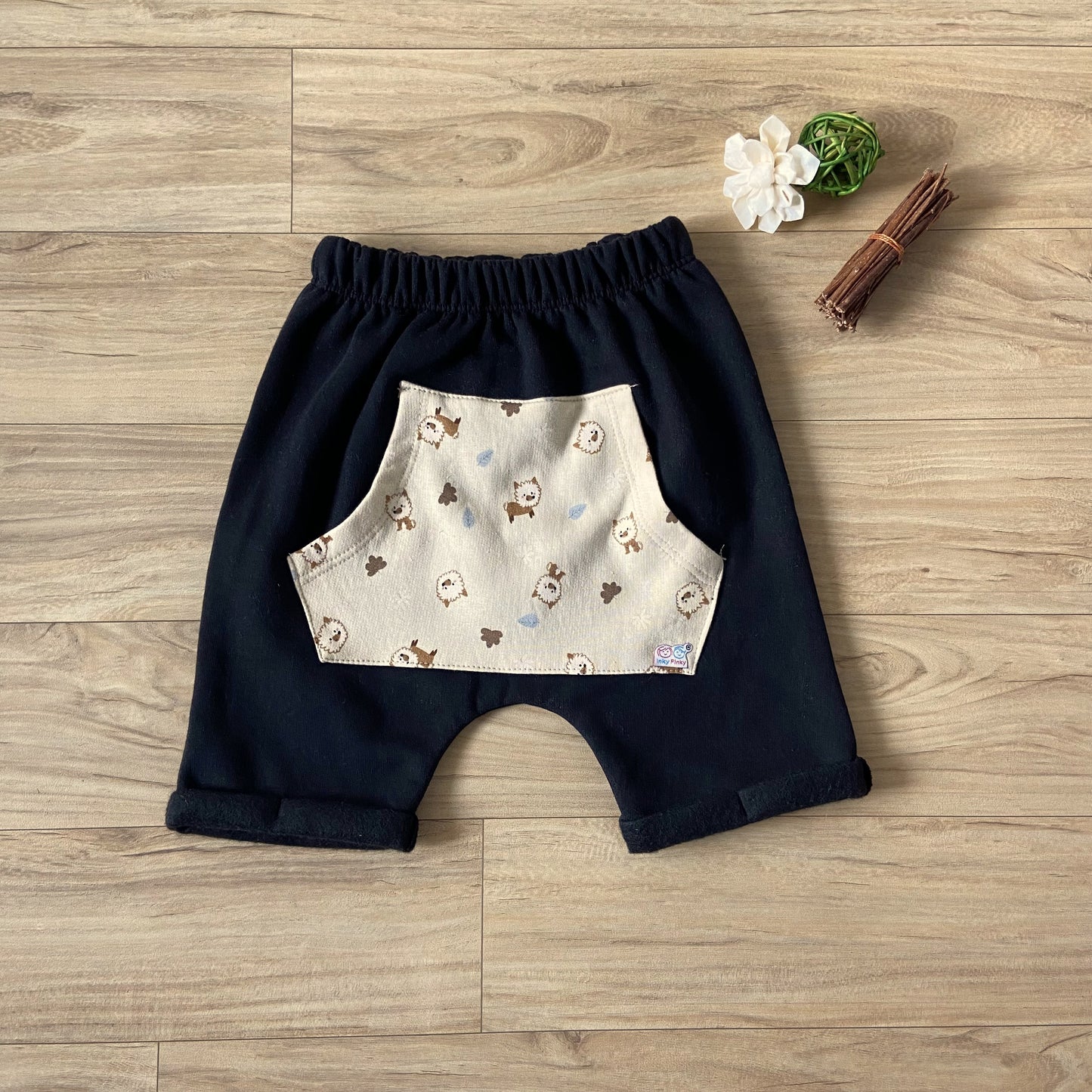 Unisex Infants Pouch & Play Trendy Shorts