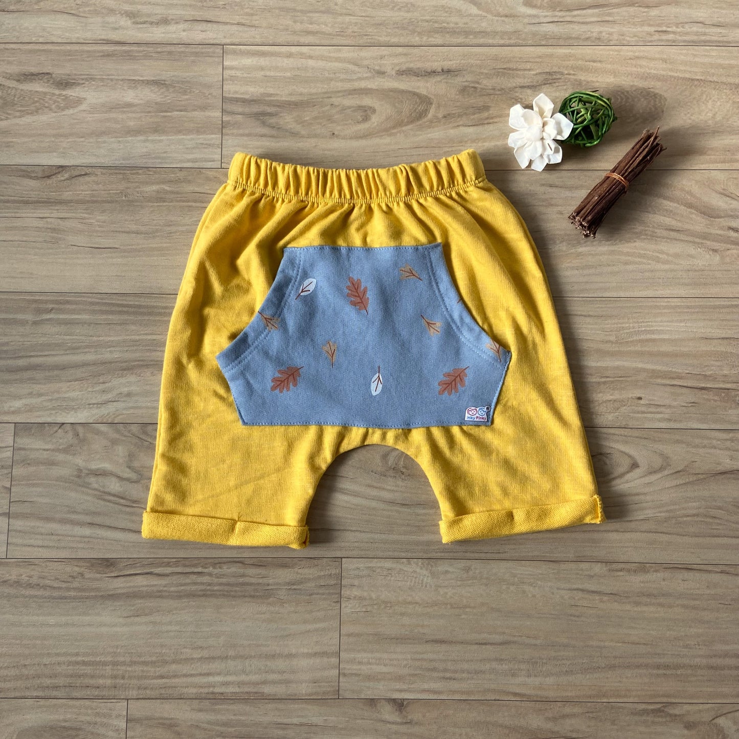 Unisex Infants Pouch & Play Trendy Shorts