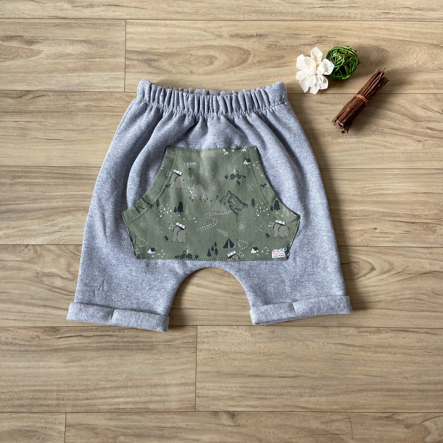Unisex Infants Pouch & Play Trendy Shorts