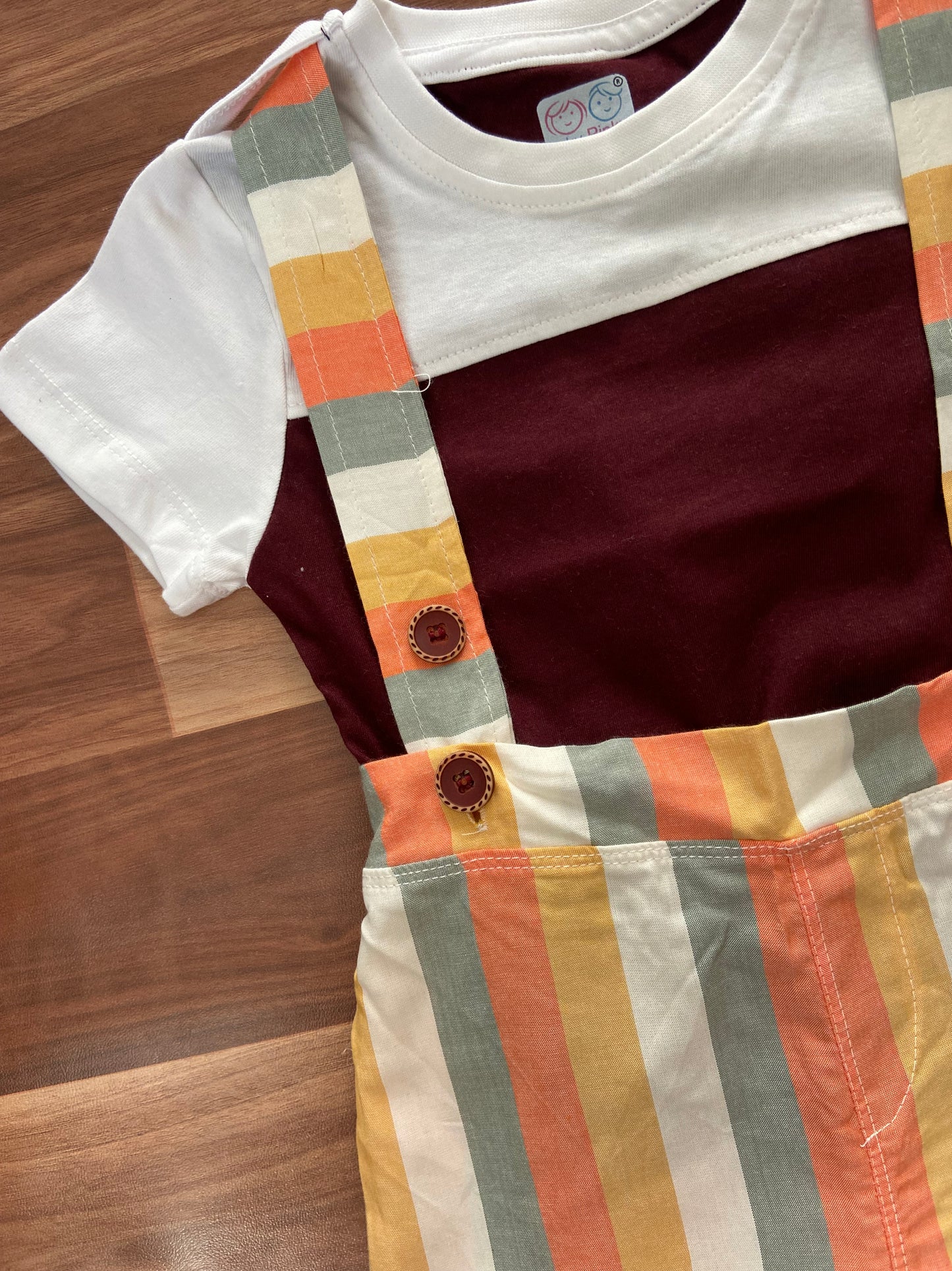 Unisex Dungaree with T shirt set IP27